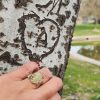 Anillo plata ajustable con piedra verde agua en árbol