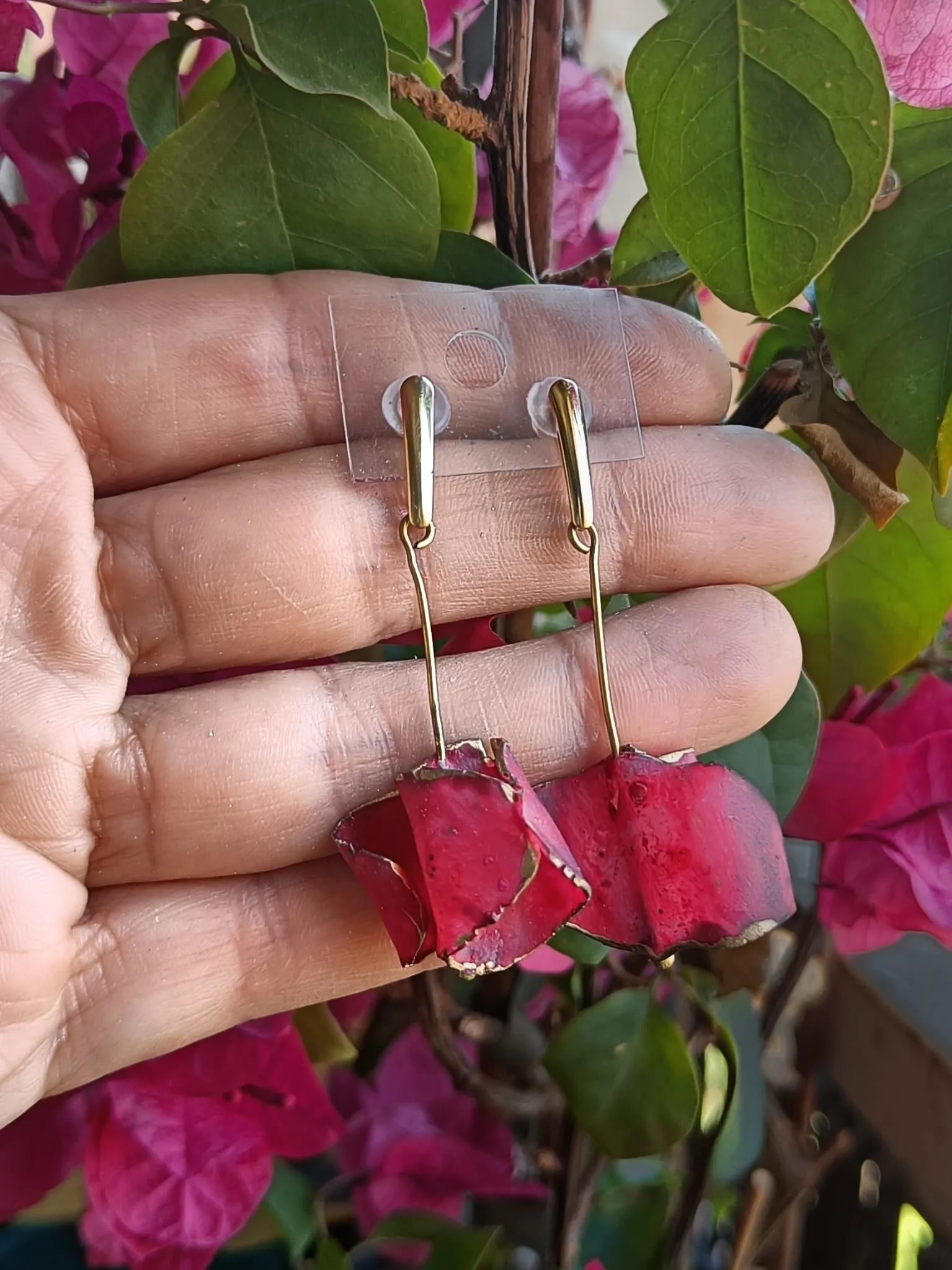 pendientes buganvillas rojos detalle