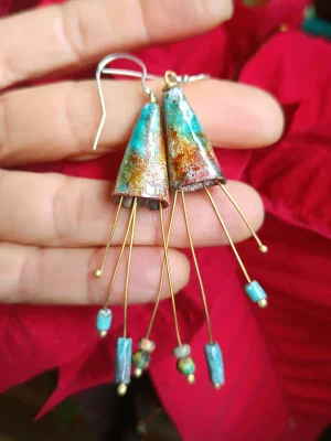 Pendientes campanilla de cobre esmaltado en mano