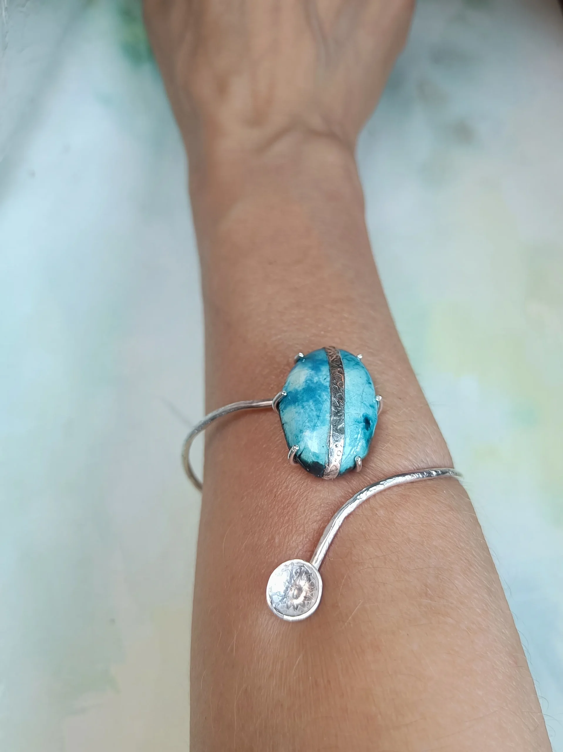 Brazalete plata y cerámica textura mudéjar en modelo