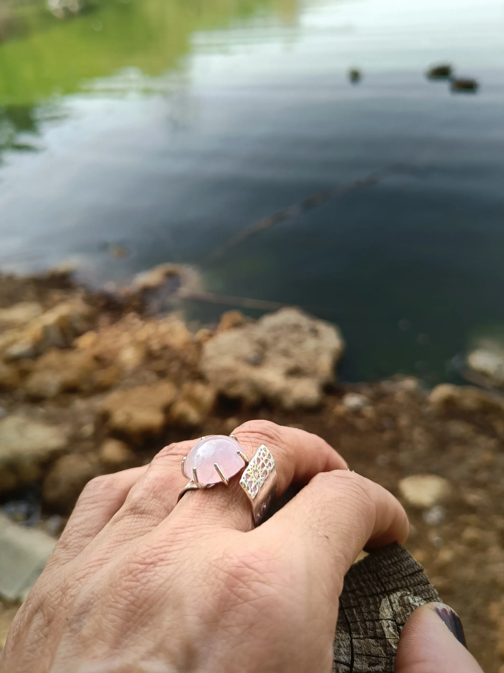 Anillo plata mudéjar y cuarzo rosa